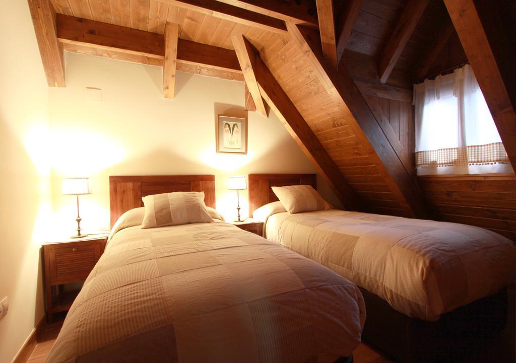 Ferienwohnung Charming Escarrilla Exterior foto