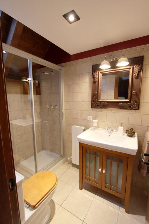 Ferienwohnung Charming Escarrilla Exterior foto